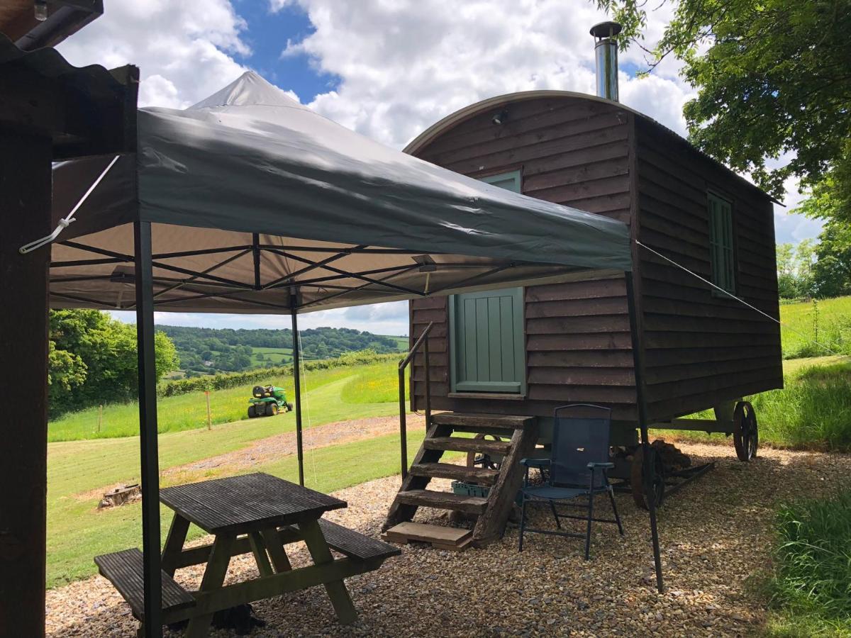 The Shepherds Hut At The Shippen, Tiphayes Honiton Kültér fotó