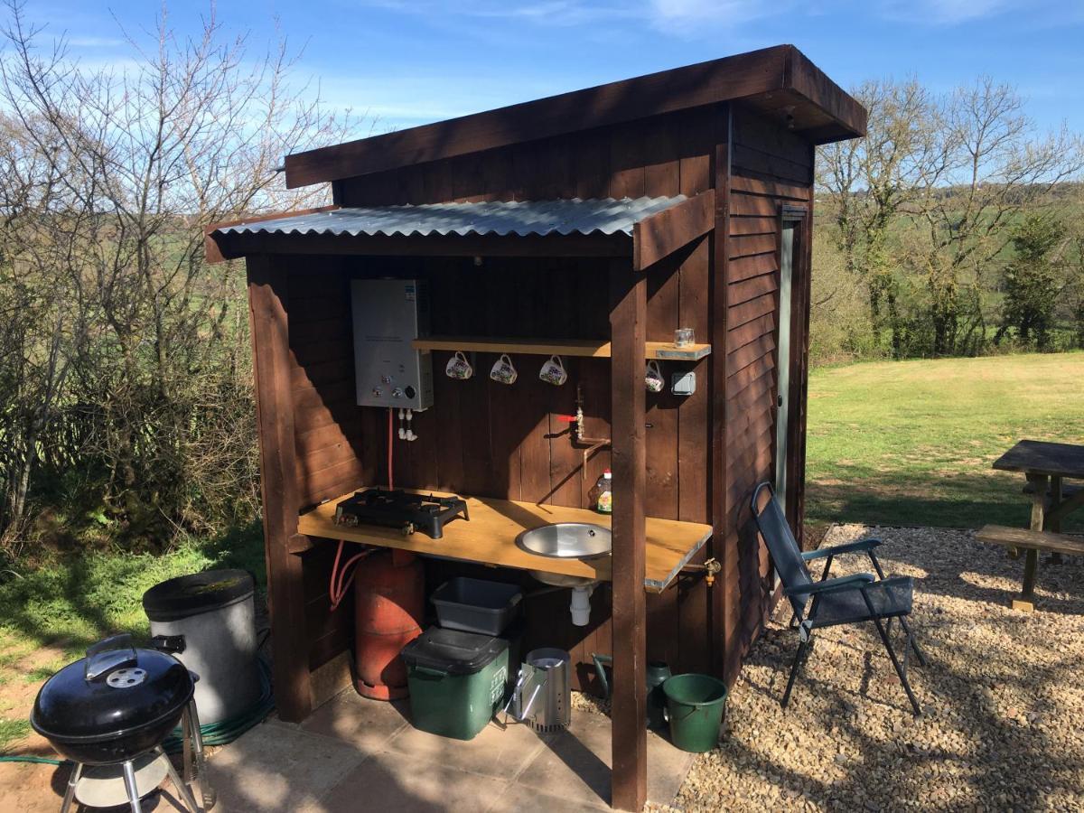 The Shepherds Hut At The Shippen, Tiphayes Honiton Kültér fotó