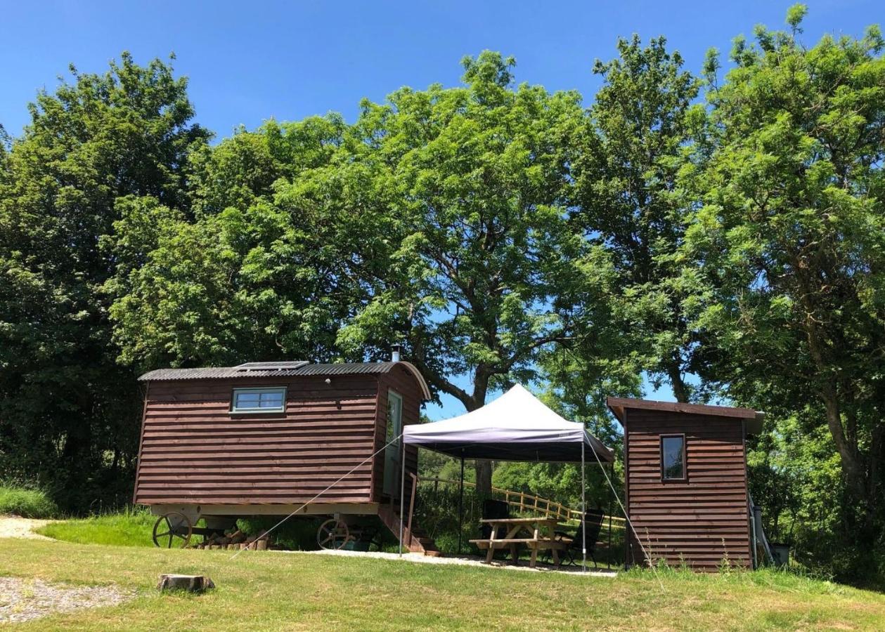 The Shepherds Hut At The Shippen, Tiphayes Honiton Kültér fotó
